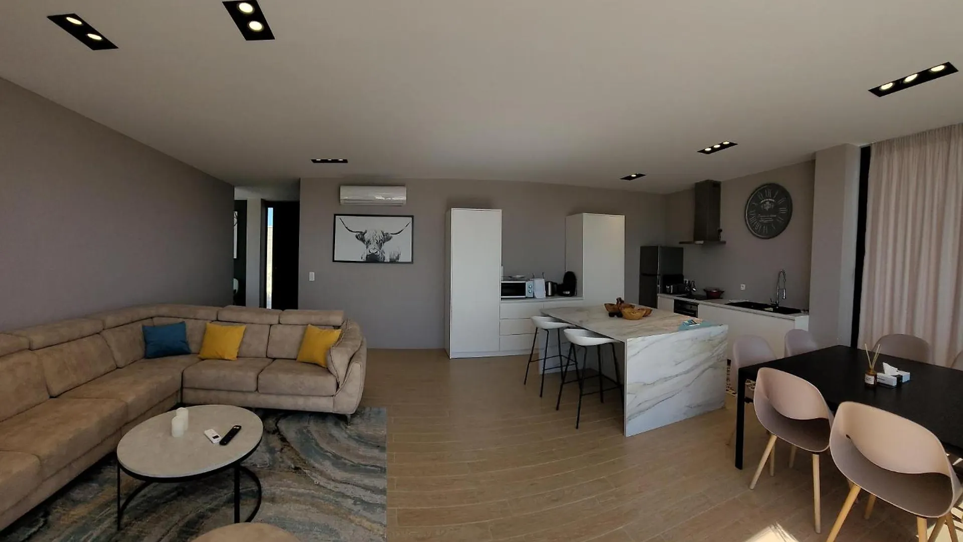 Villa Cubi Tirana 0*,